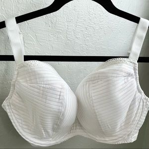 SALE🌸Comexim Gloria Moulded Plunge Bra 30K